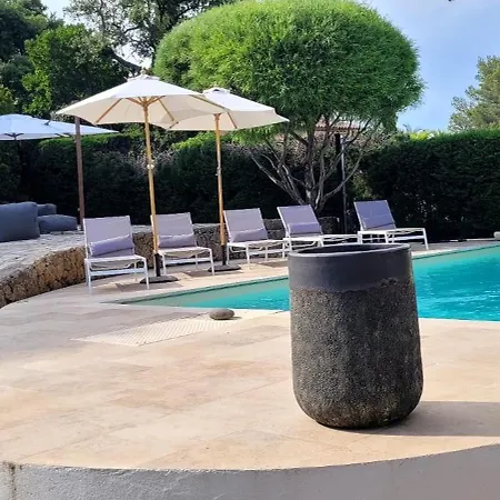 Imer Mit Eigenem Pool Und Whirlpool By Riviera Homelife Management Fréjus