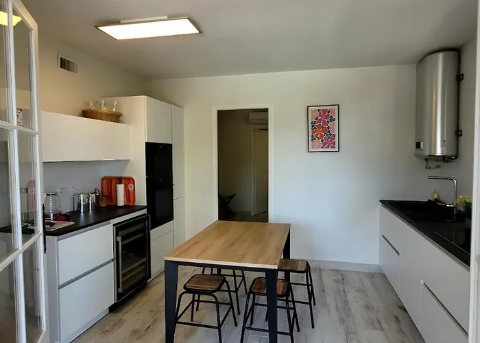 Mit Eigenem Pool Und Whirlpool By Riviera Homelife Management Διαμέρισμα Fréjus