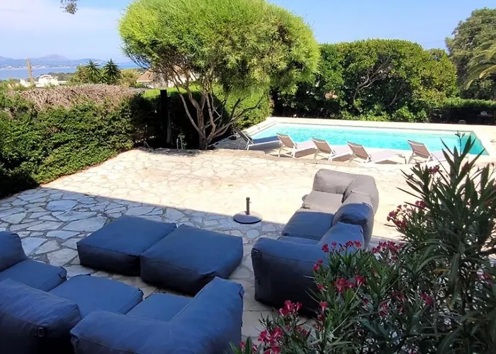 Mit Eigenem Pool Und Whirlpool By Riviera Homelife Management Διαμέρισμα